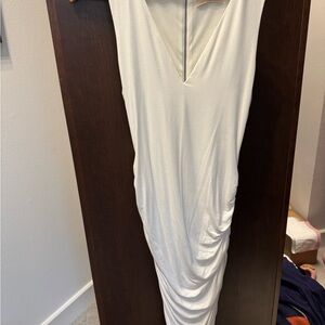 Elegant White Sleeveless Dress